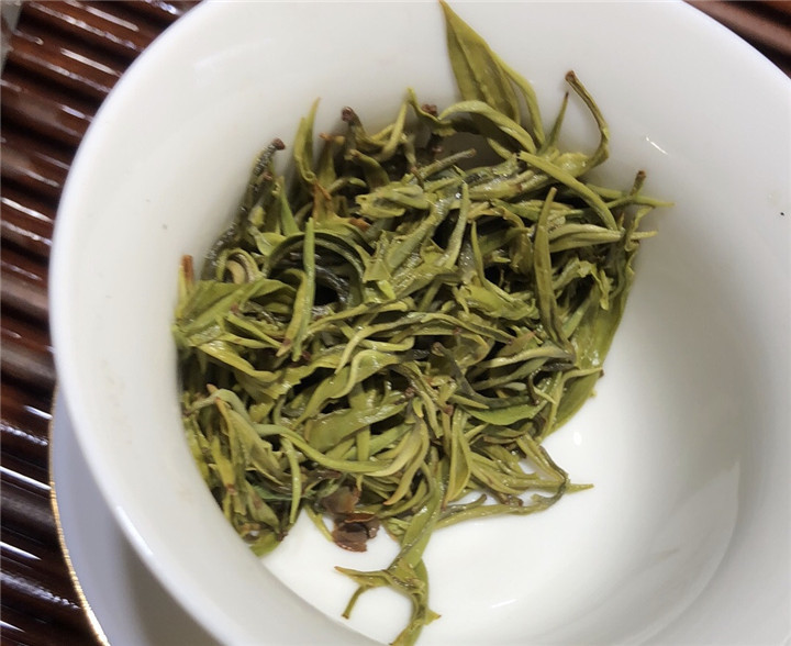 洞庭碧螺春，茶香百里醉