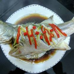 清蒸鱸魚(yú)