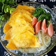 菠菜蛋餃粉絲湯