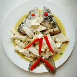 魚頭燉豆腐（幼兒食譜）