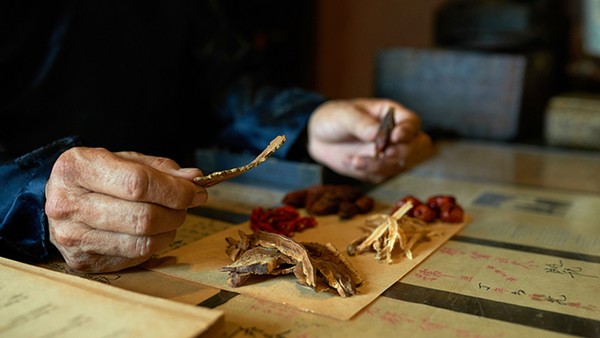 護膝能起到什么作用 戴護膝的好處與危害