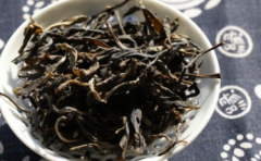 如何識(shí)辨茶葉里面有沒(méi)有添加香精呢？