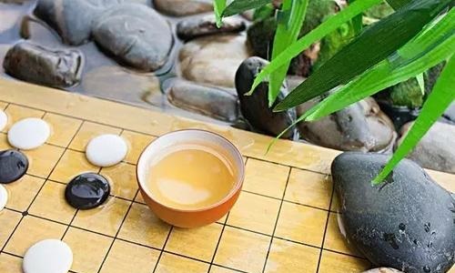 茶葉資訊：撇開世俗的紛擾，安然品茶