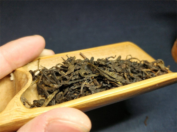 想暖胃喝點黑茶（喝黑茶養(yǎng)生美容又暖胃）