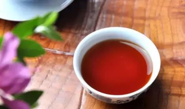 普洱茶是什么茶？普洱生茶熟茶區(qū)別