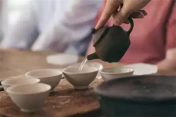 茶葉里加香精，你要這么分辨！