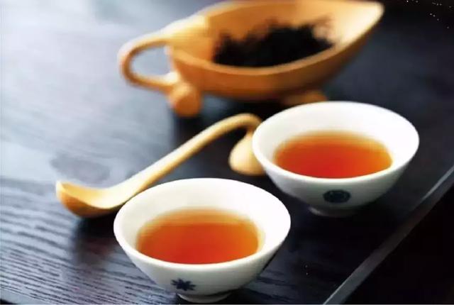 中國茶文化中的“客來敬茶”