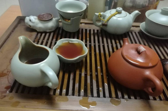 長(zhǎng)期喝紅茶的女人有哪些變化_喝紅茶對(duì)身體有什么好處？