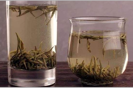 西湖龍井茶毫和發(fā)霉區(qū)別圖片_長(zhǎng)霉的龍井茶葉會(huì)是什么樣？