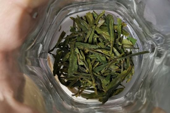 龍井茶放二年了能喝嗎_過期龍井茶的妙用！