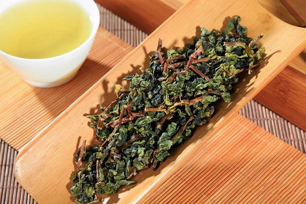 鐵觀音和烏龍茶的區(qū)別_鐵觀音和烏龍茶哪個好