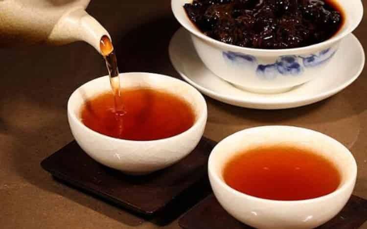 普洱茶生茶熟茶區(qū)分，茶色、湯色、茶味、葉底、功效不同