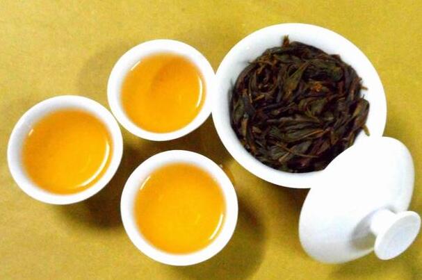 烏龍茶怎么泡才正確：根據(jù)茶葉的形狀來調(diào)節(jié)水溫