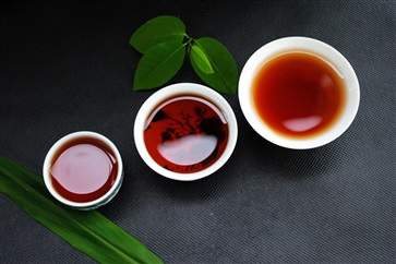 普洱茶生茶好還是熟茶好（生熟普洱茶功效對(duì)比）