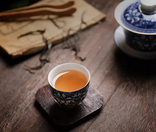 泡黑茶用什么杯子（黑茶沖泡方法是什么）