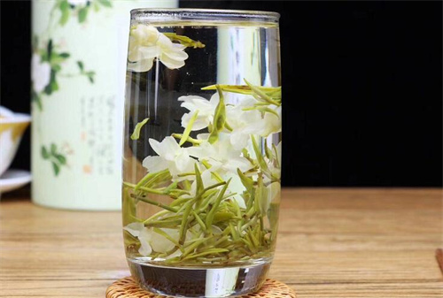 每天喝玫瑰菊花茶有什么好處,經(jīng)常喝玫瑰菊花茶能有什么好處