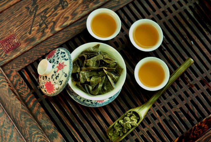 綠茶和烏龍茶哪個(gè)提神？